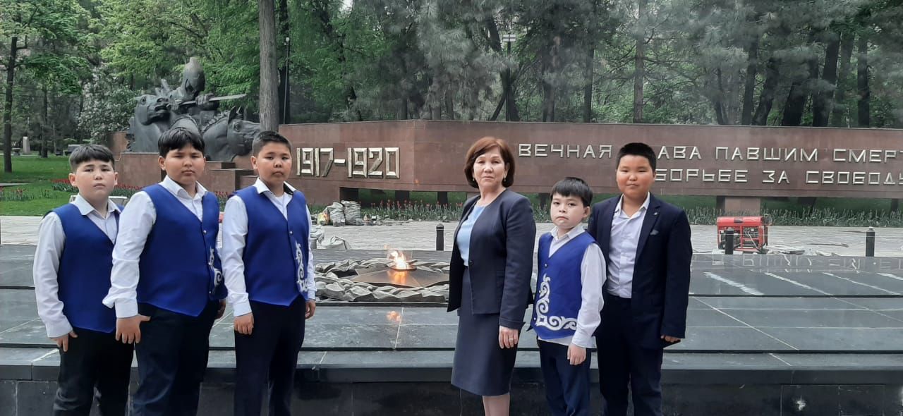6»Б» сынып оқушылары Алматы қаласындағы әскери-тарихи мұражайда болып қайтты.