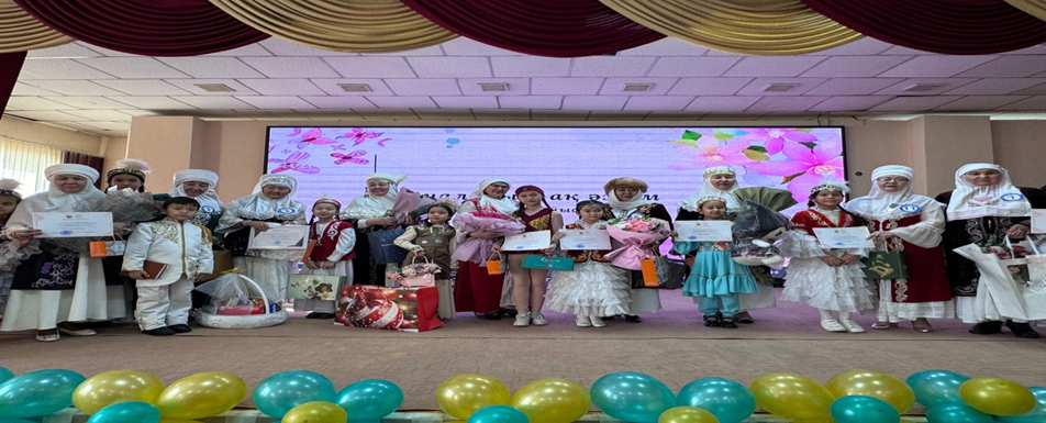 С.Көпбаев атындағы №186 жалпы білім беретін мектебінде ұлттық салт-дәстүрді жаңғырту, отбасылық құндылықтарды дәріптеу және үлкенге құрмет, кішіге ізет көрсету мақсатында «Айналайын, ақ әжем!» атты аудандық әжелер сайысы өтті. Сайыс барысында әжелер